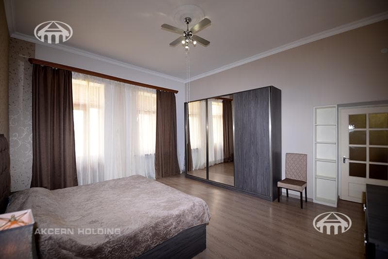 House · 4 rooms · 100 m² · Kentron