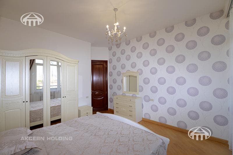 Квартира · 4 комн. · 177 м² · Кентрон