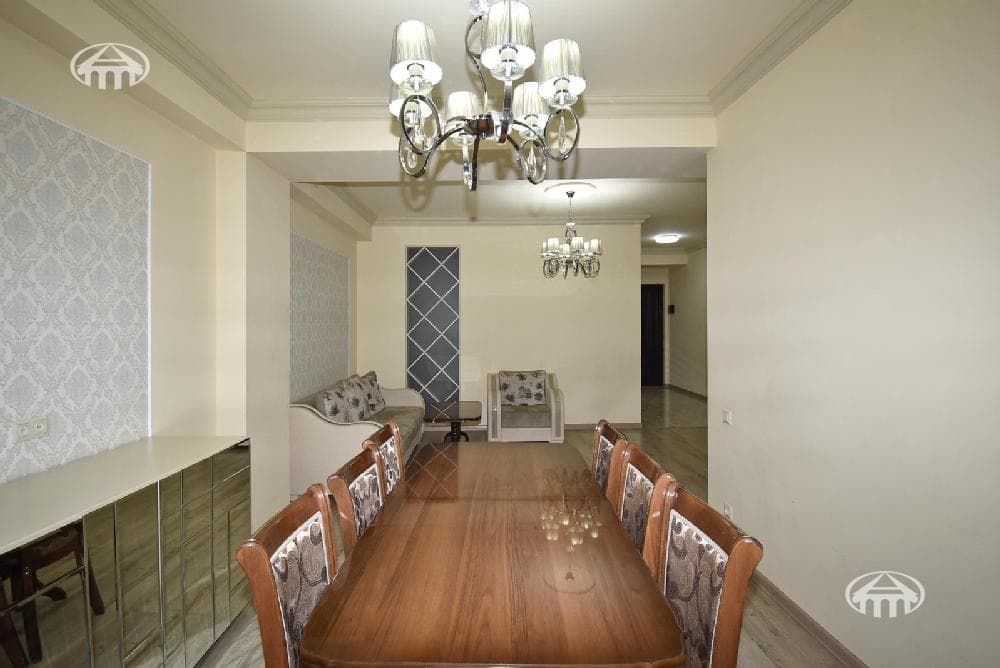 Բնակարան · 3 սեն. · 90 մ² · Կենտրոն