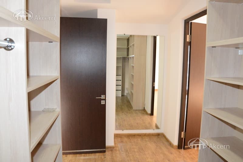 Բնակարան · 4 սեն. · 187 մ² · Կենտրոն