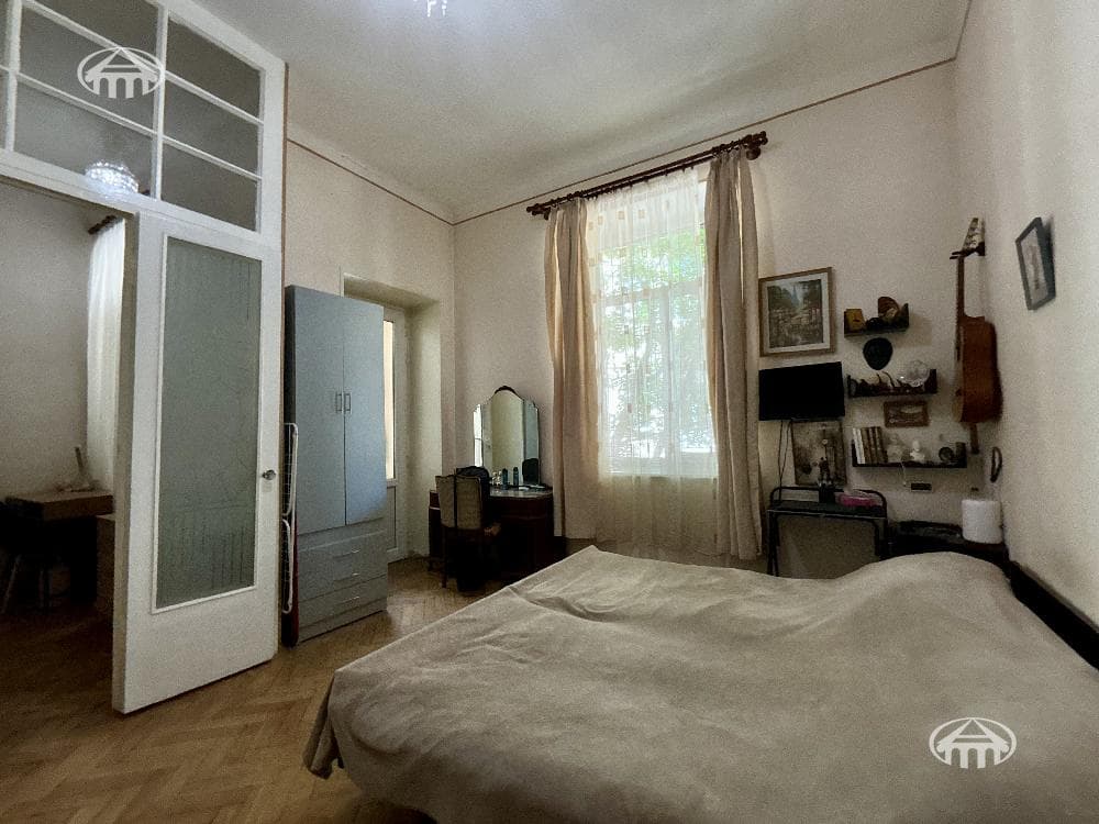 Apartment · 2 rooms · 83 m² · Kentron