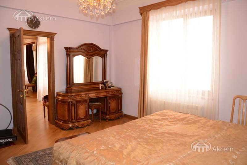 Квартира · 4 комн. · 187 м² · Кентрон