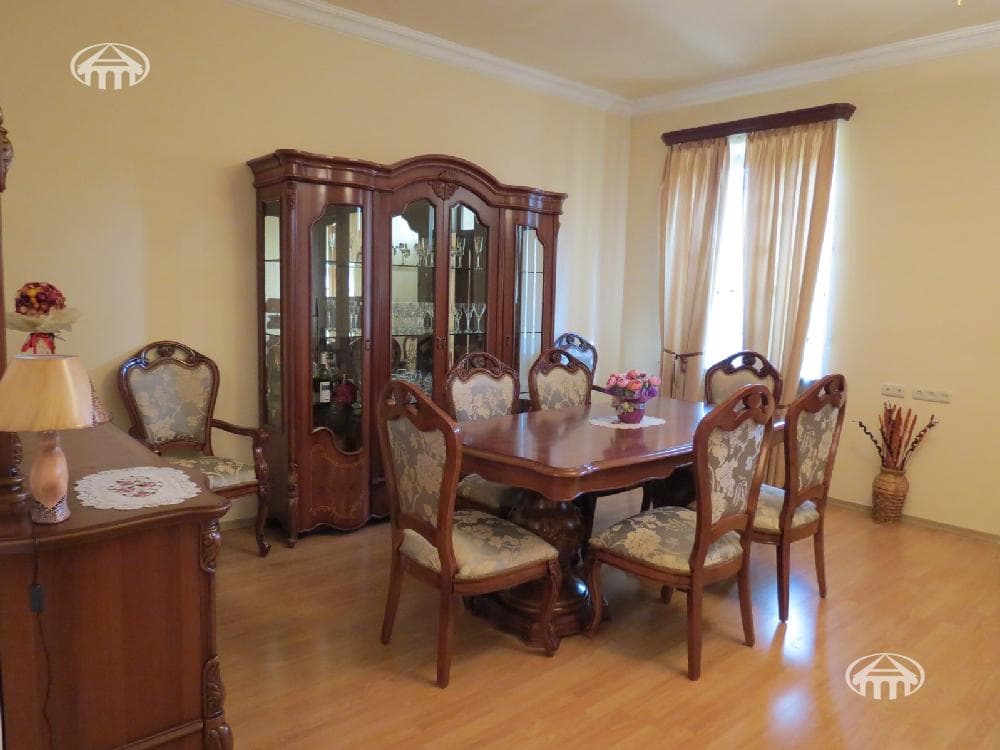 Office · 304 m² · Arabkir