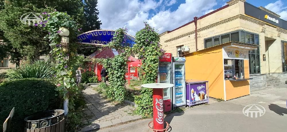 Ռեստորան · 100 մ² · Իջևան