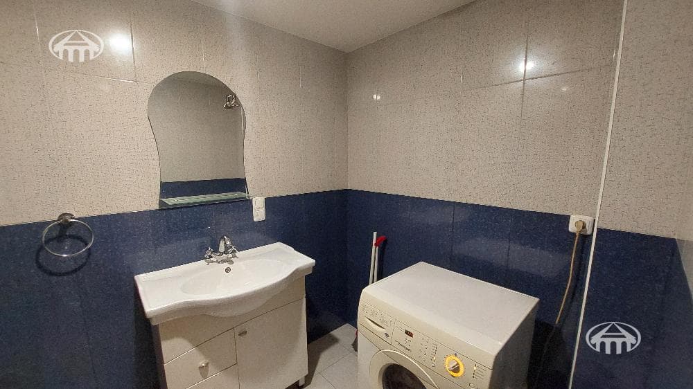 House · 6 rooms · 345 m² · Kanaker-Zeytun
