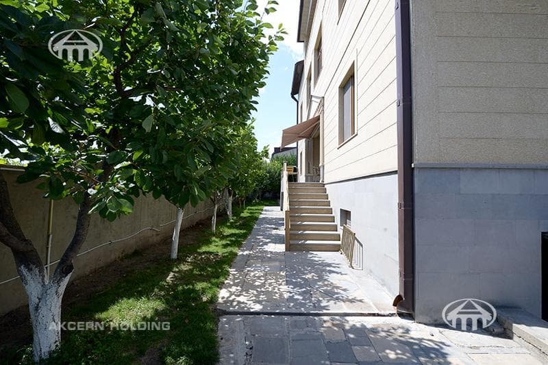 Mansion · 8 rooms · 607.5 m² · Qasax