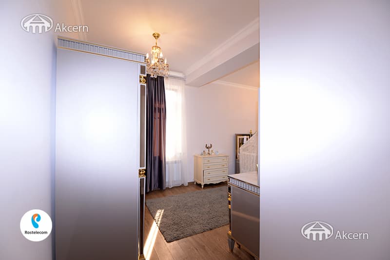 Дом · 5 комн. · 290 м² · Аван