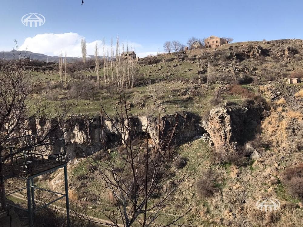 Ամառանոց · 3 սեն. · 98 մ² · Քարաշամբ