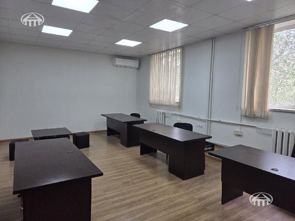 Office · 107 m² · Kentron