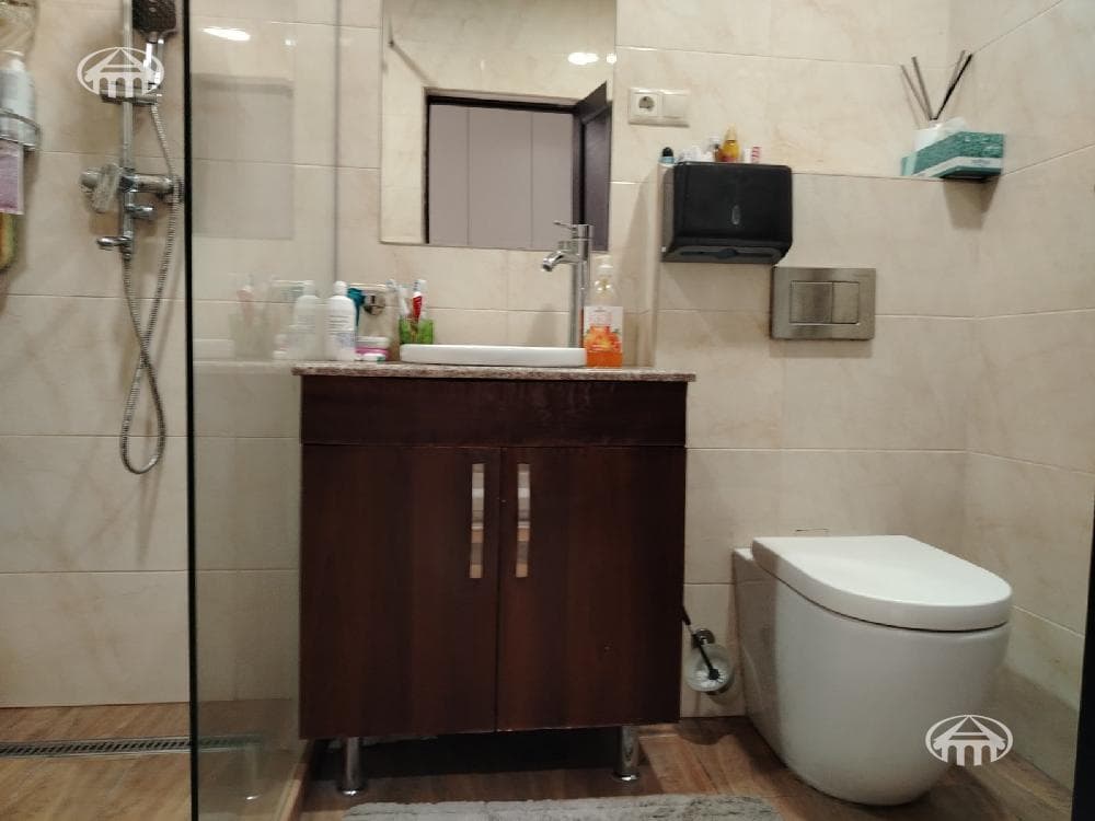 Квартира · 4 комн. · 129 м² · Кентрон