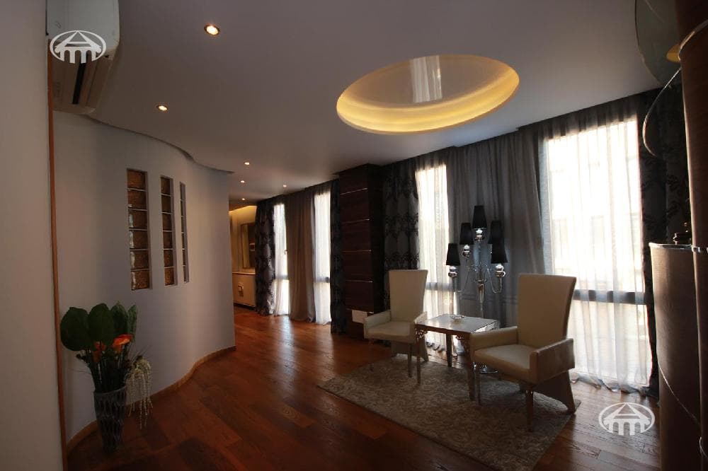 Բնակարան · 3 սեն. · 145 մ² · Կենտրոն