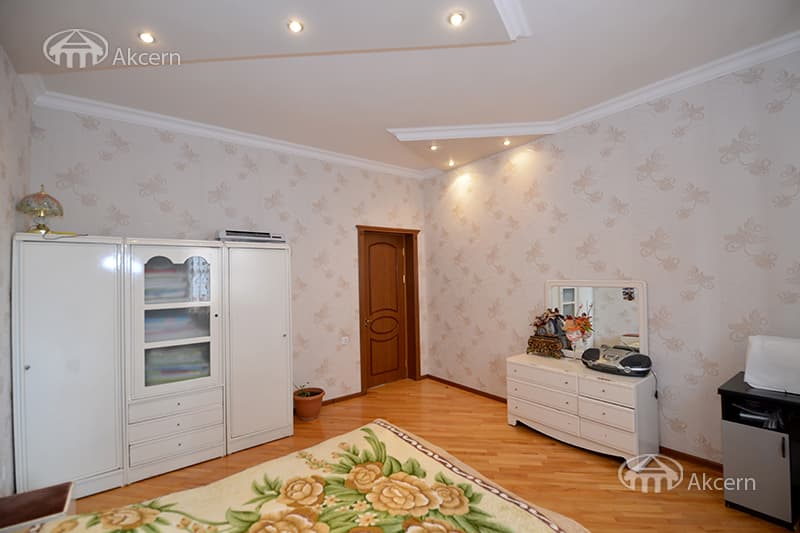 Особняк · 6 комн. · 349 м² · Аджапняк