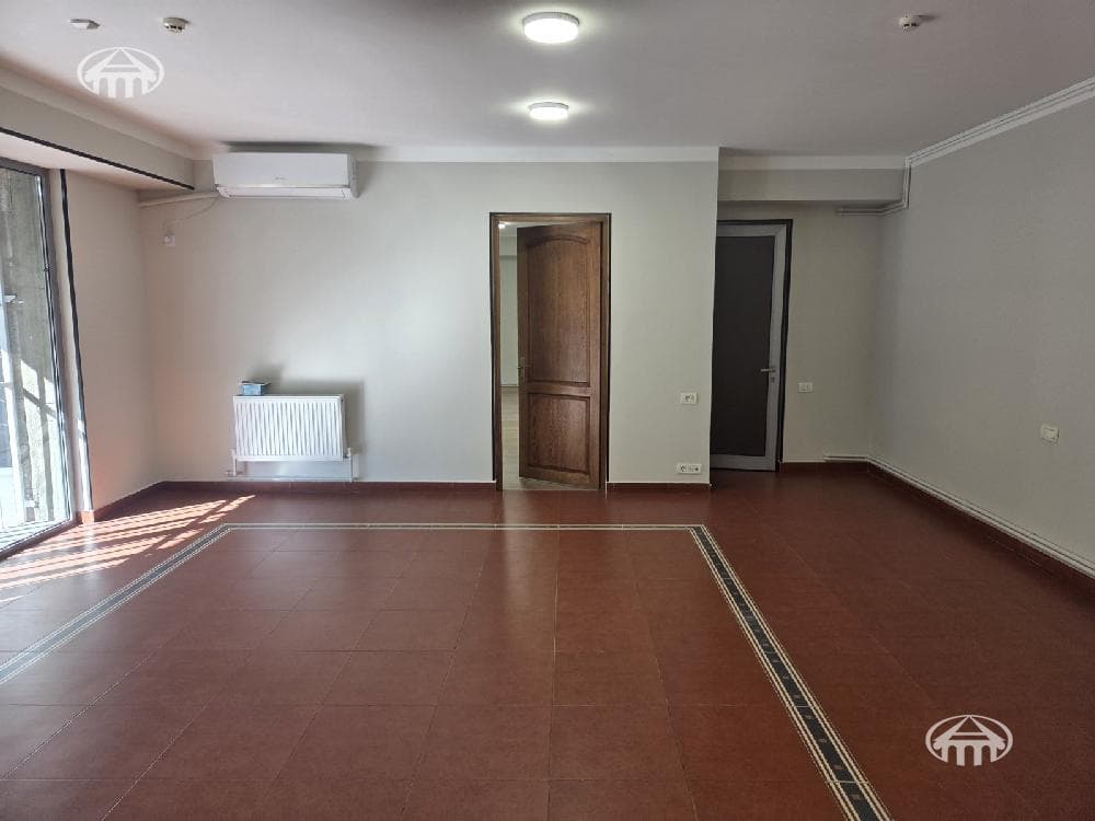 Office · 270 m² · Arabkir