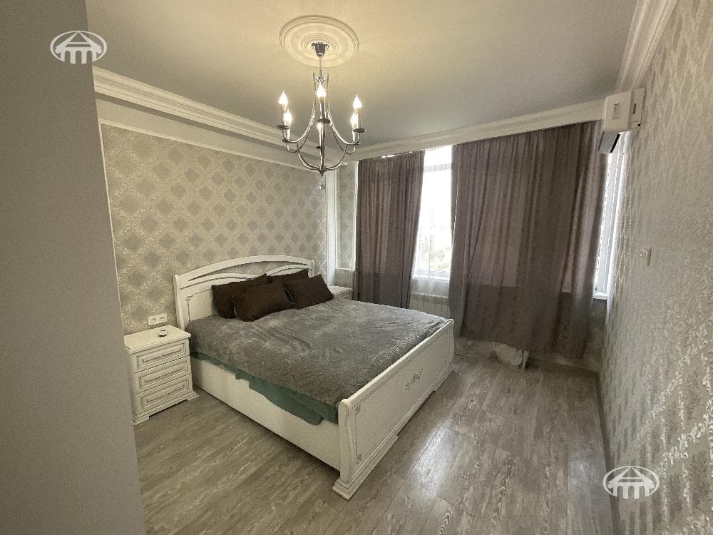 Apartment · 3 rooms · 86 m² · Kentron