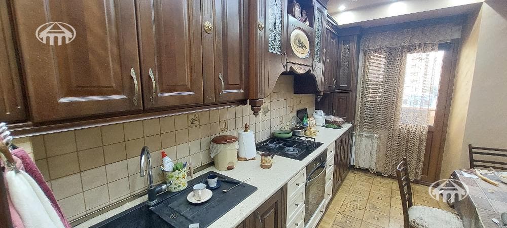 Բնակարան · 3 սեն. · 83 մ² · Կենտրոն