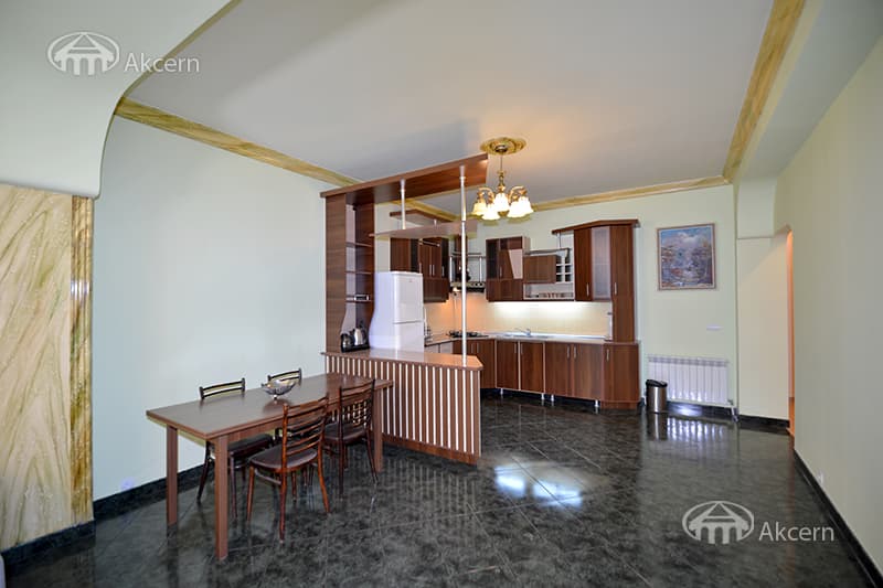 Квартира · 3 комн. · 140 м² · Арабкир