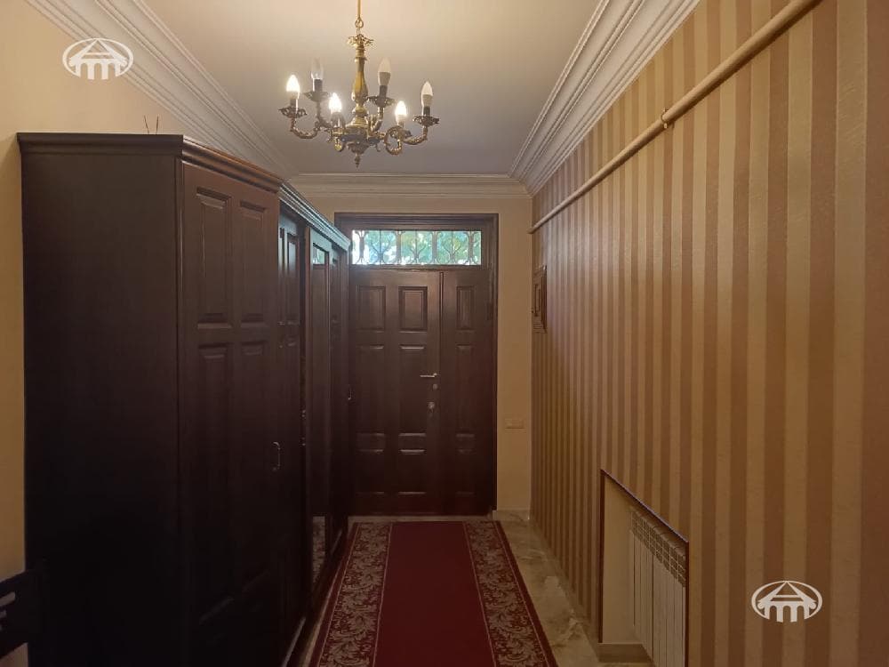 Дом · 5 комн. · 288 м² · Арабкир