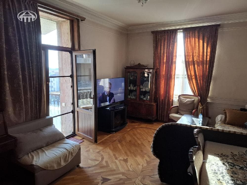Квартира · 3 комн. · 91 м² · Кентрон