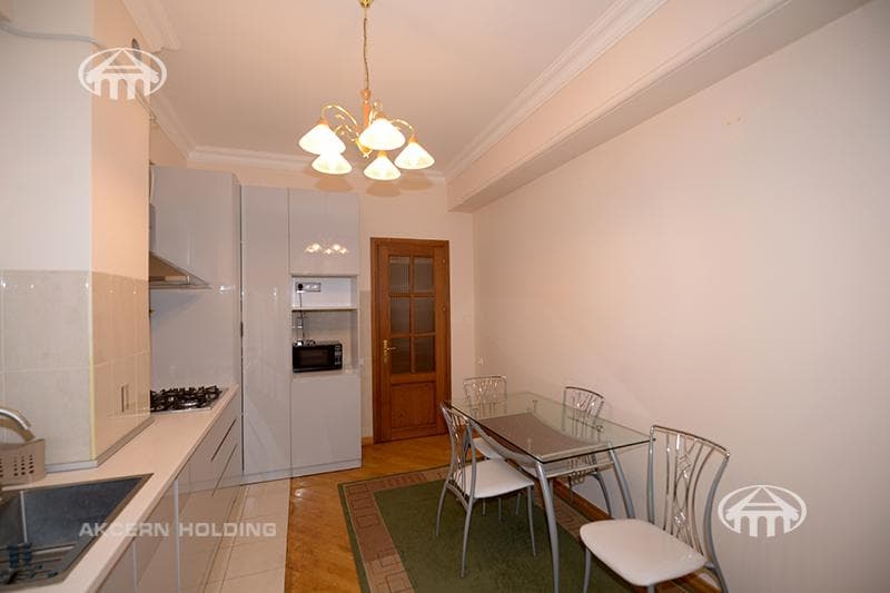 Apartment · 3 rooms · 142 m² · Kentron