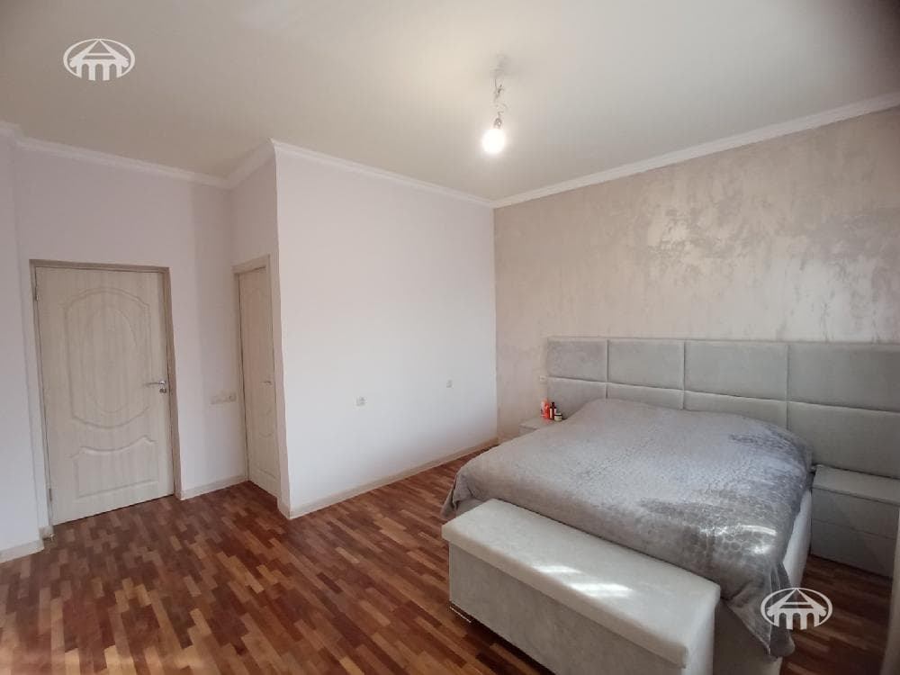 Особняк · 5 комн. · 425 м² · Эребуни