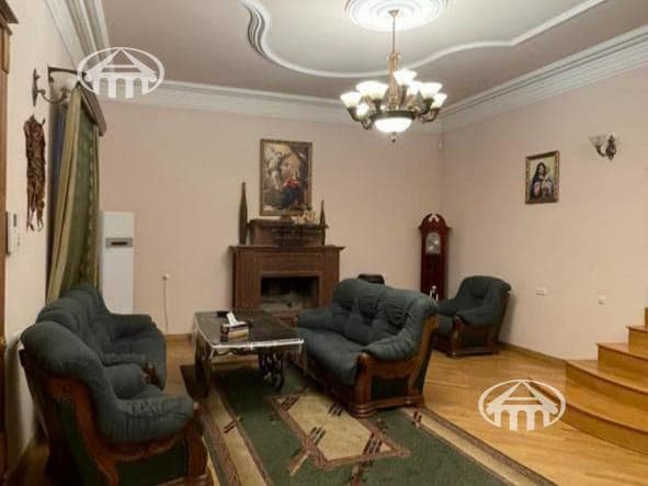 Mansion · 5 rooms · 350 m² · Erebuni