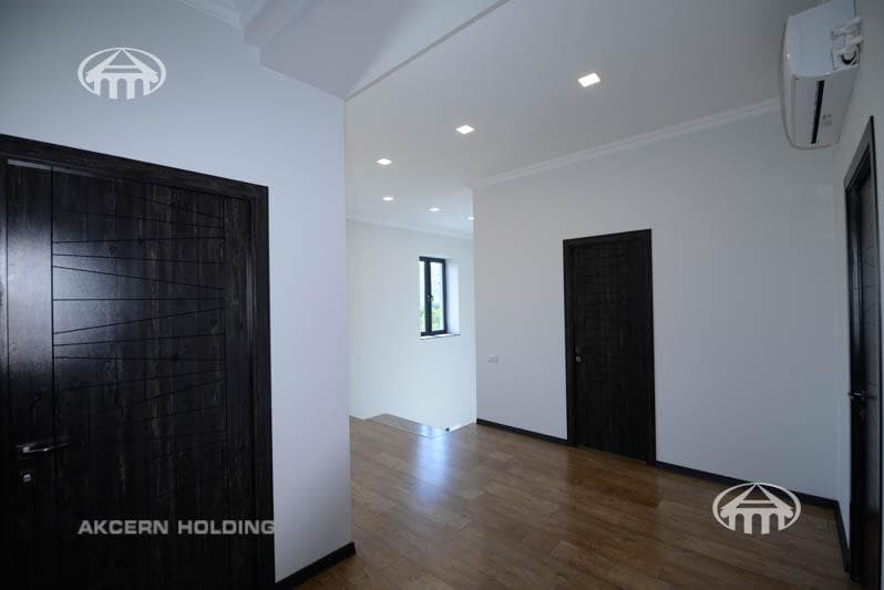 Особняк · 5 комн. · 380 м² · Аван