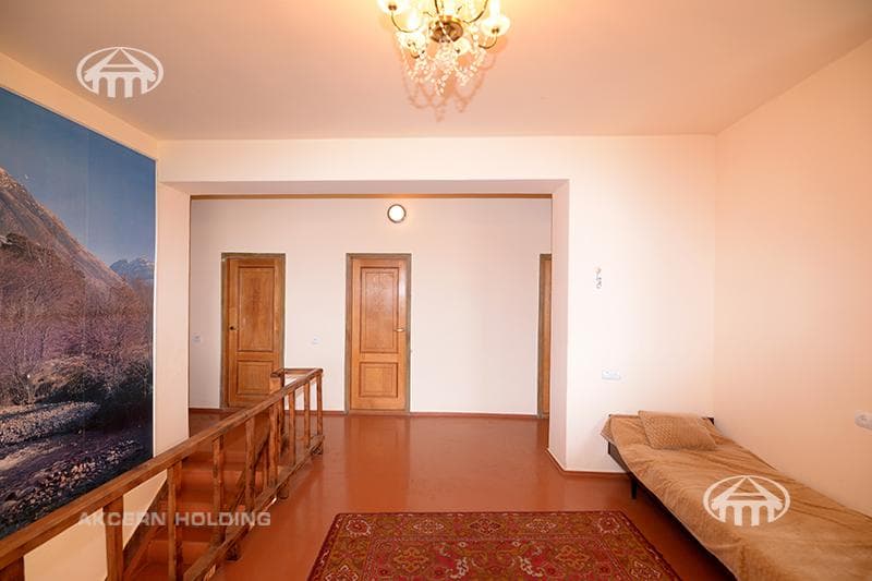 Առանձնատուն · 6 սեն. · 290 մ² · Բյուրական