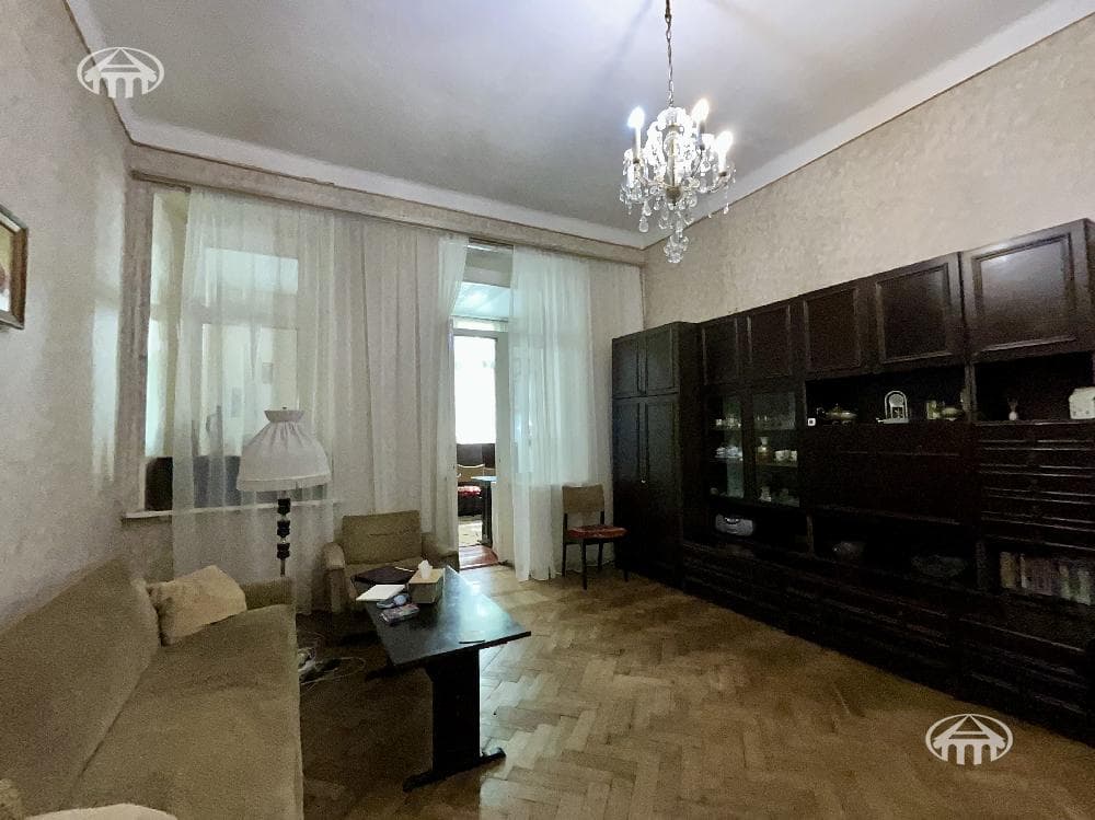 Apartment · 2 rooms · 83 m² · Kentron