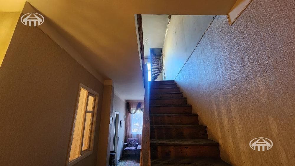 Дом · 6 комн. · 371 м² · Эребуни