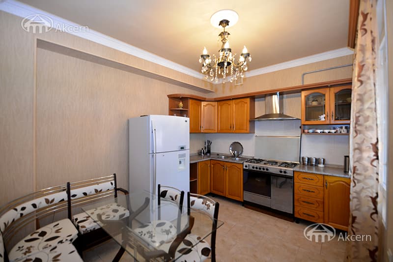 Mansion · 5 rooms · 280 m² · Parakar