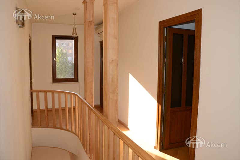 Apartment · 5 rooms · 197 m² · Shengavit