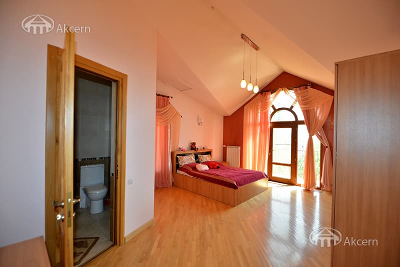 Mansion · 9 rooms · 486 m² · Nork-Marash