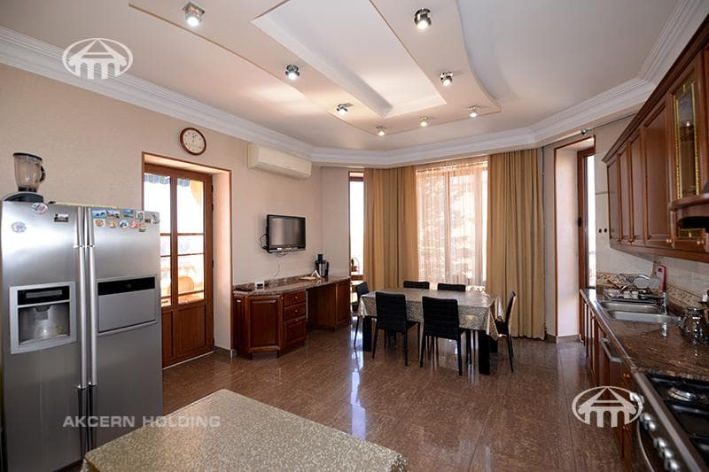 Особняк · 7 комн. · 575 м² · Давташен