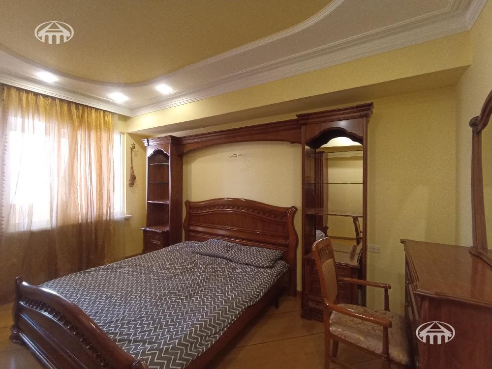 Квартира · 3 комн. · 94 м² · Кентрон