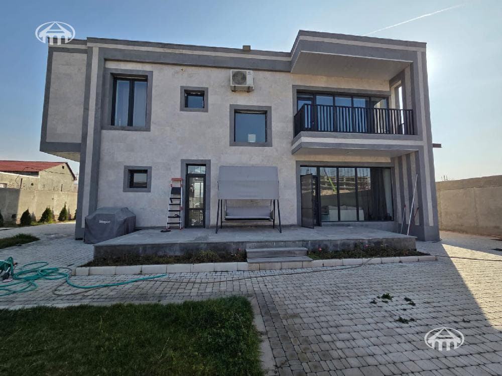Особняк · 5 комн. · 300 м² · с. Ариндж