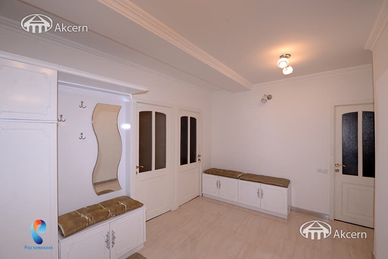 Квартира · 3 комн. · 90 м² · Кентрон