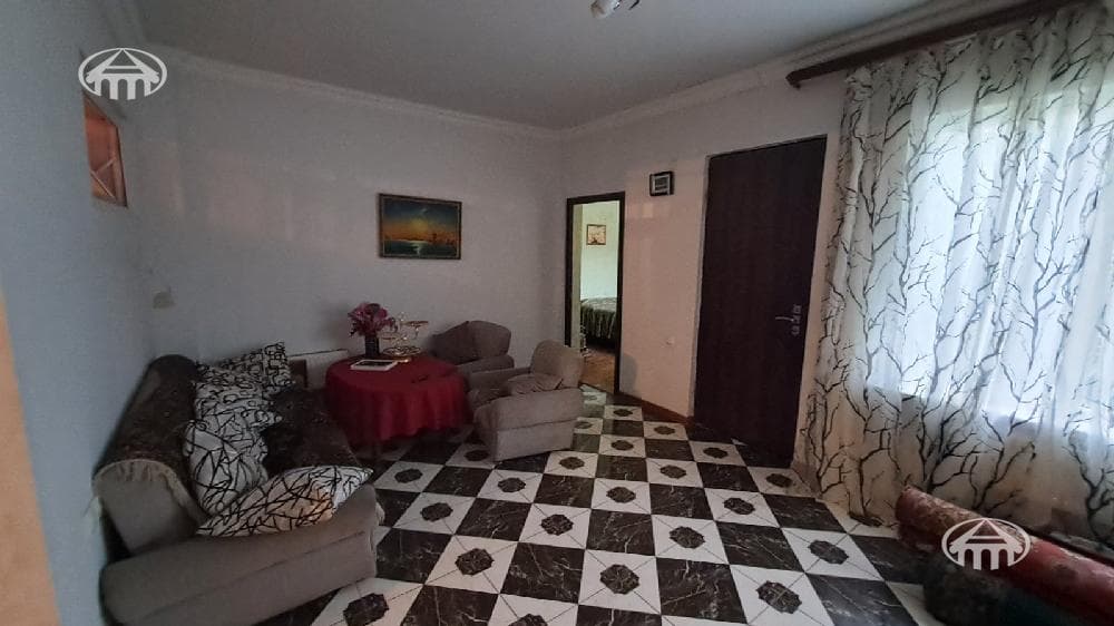 House · 4 rooms · 132 m² · Erebuni