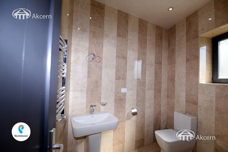 Mansion · 7 rooms · 729 m² · v. Arinj