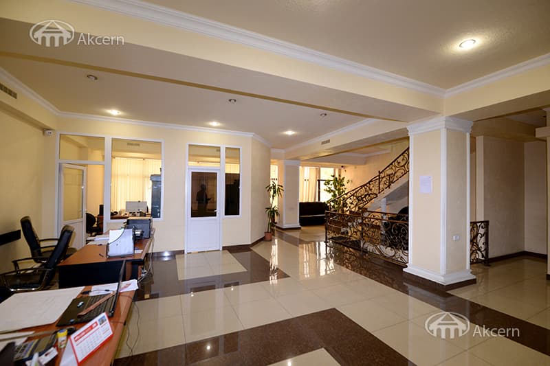 Office · 612 m² · Kentron