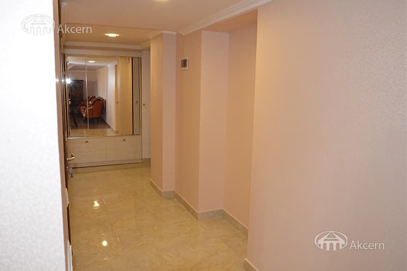 Квартира · 4 комн. · 108 м² · Кентрон