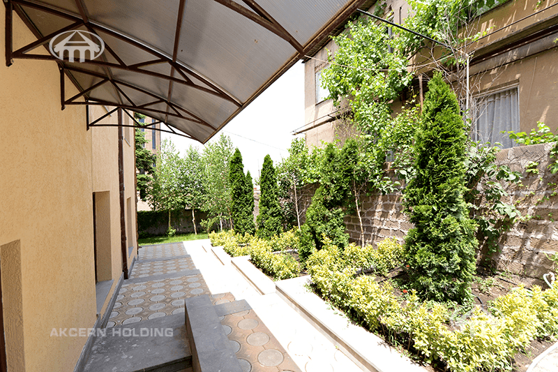 Mansion · 4 rooms · 300 m² · Nork-Marash