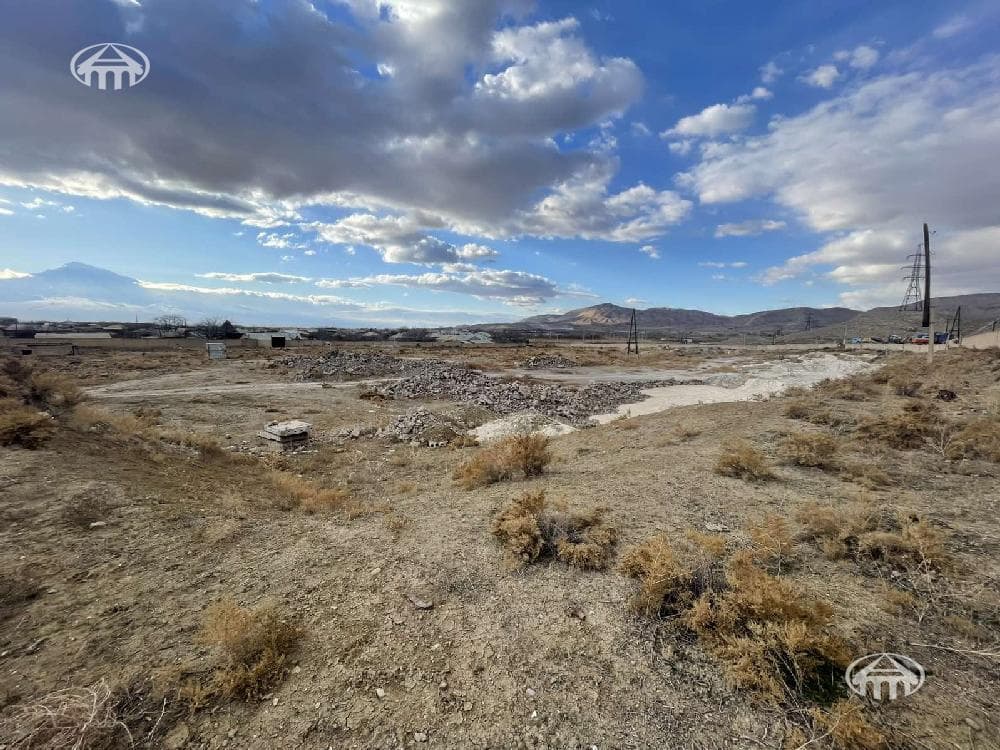Land · 31,480 m² · Vedi
