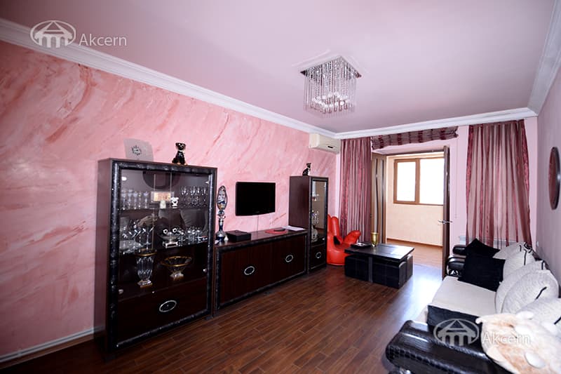 Բնակարան · 3 սեն. · 83 մ² · Կենտրոն