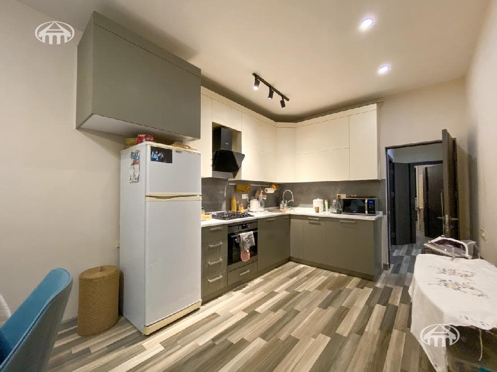 Apartment · 3 rooms · 90 m² · Arabkir