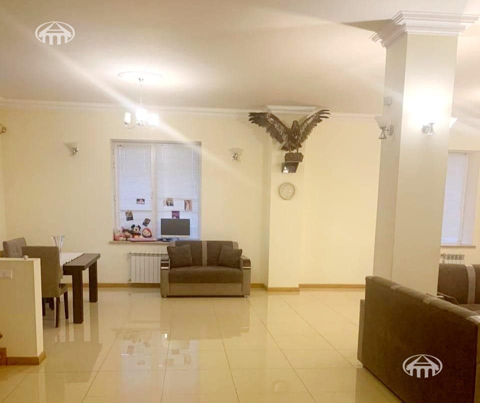 Mansion · 617 m² · Charentcavan
