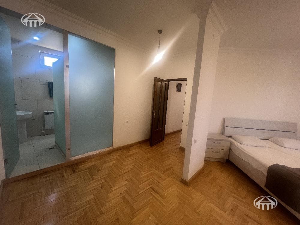 Hotel · 9 rooms · 1,200 m² · Djrvej