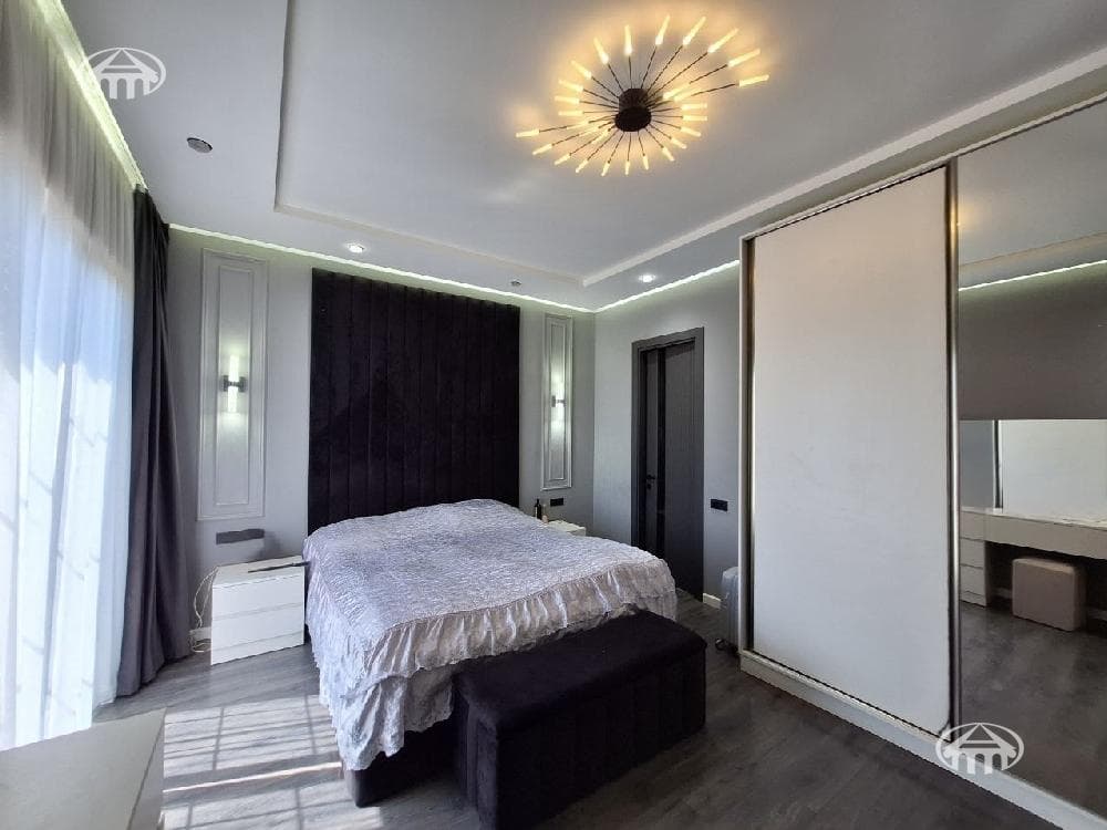Mansion · 6 rooms · 246 m² · Zovuni