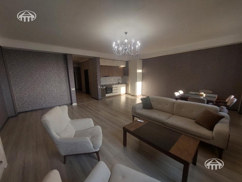 Apartment · 3 rooms · 130 m² · Kentron