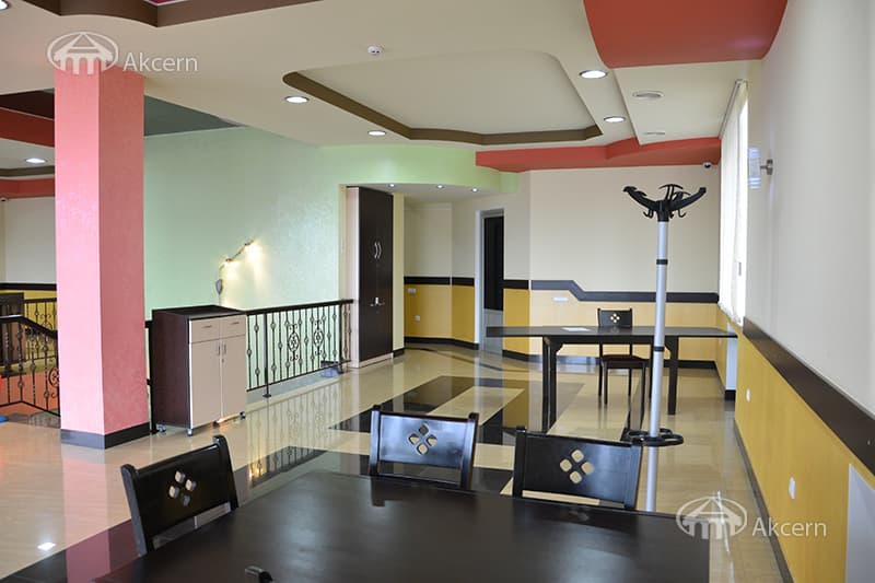 Ресторан · 778 м² · Давташен