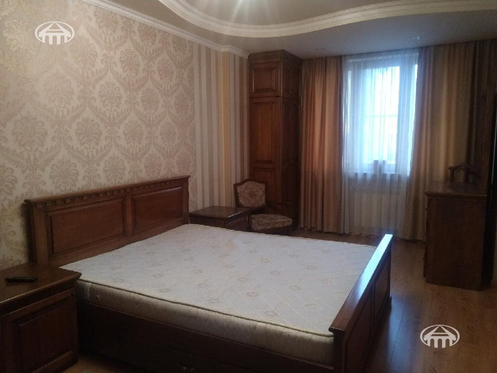Apartment · 3 rooms · 83 m² · Kentron
